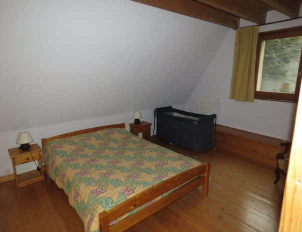 Grande chambre, un lit double